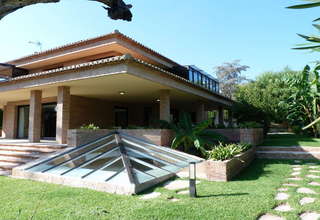 Villa Luxury for sale in Los Monasterios, Puçol, Valencia. 